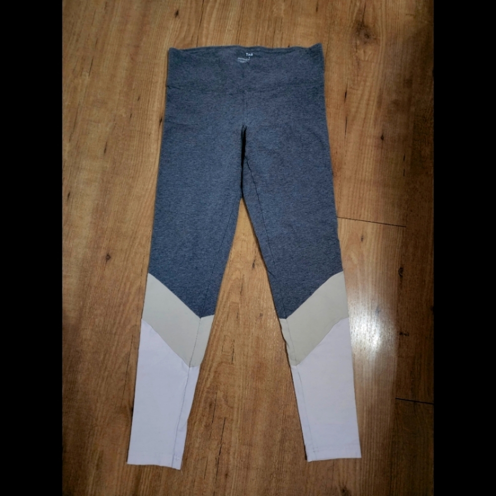 TNA leggings. Size S. Block color.